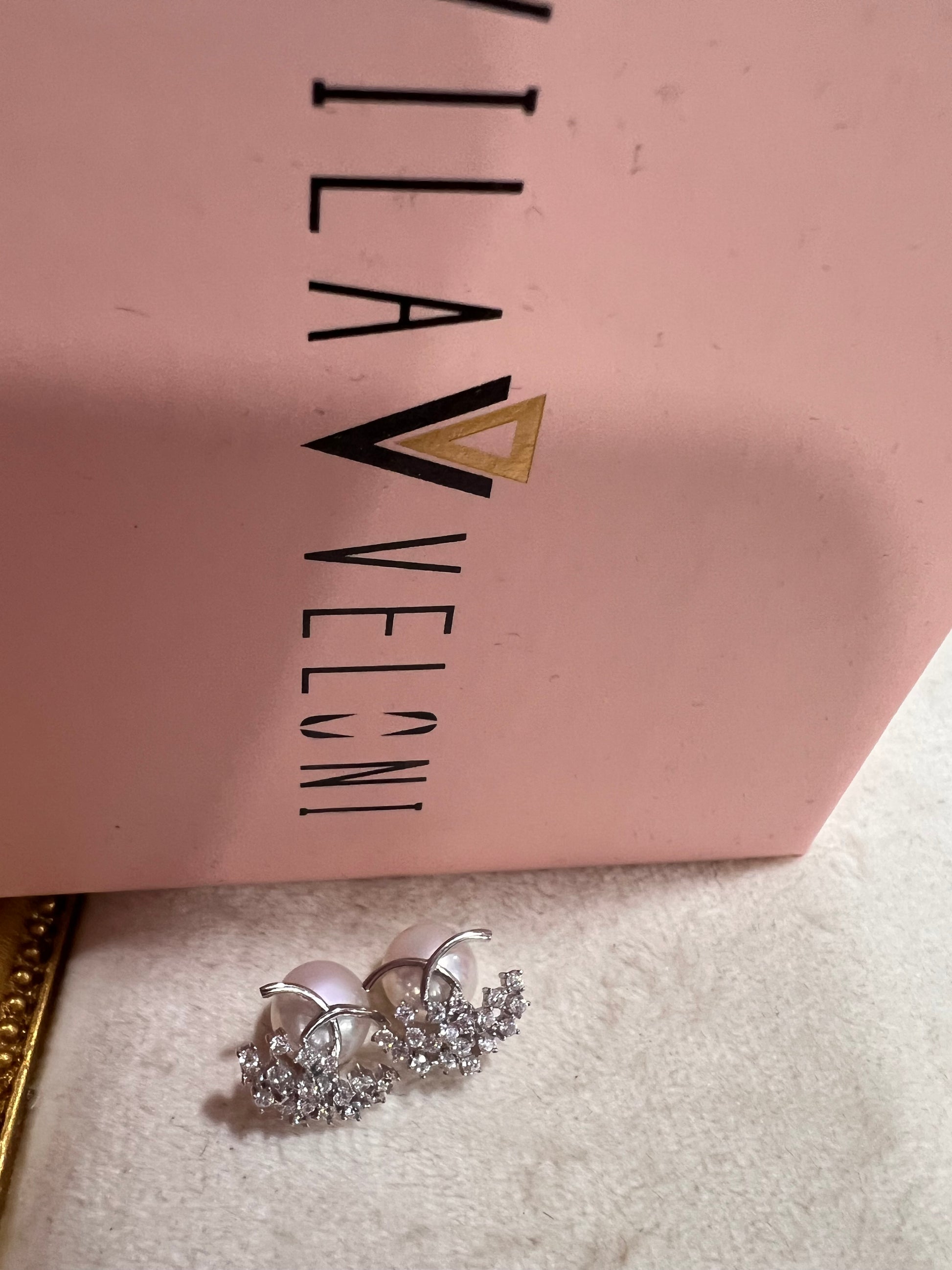 Aretes MADONA